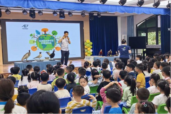 陕西自然博物馆“天空舞者”课程点亮铭蓝幼...