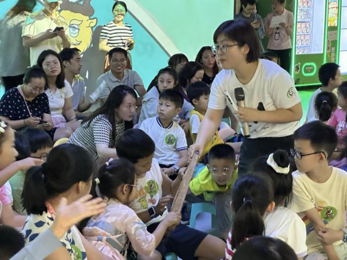 《秦岭万物说》系列课程第一期中华蜜蜂公益讲座开讲啦
