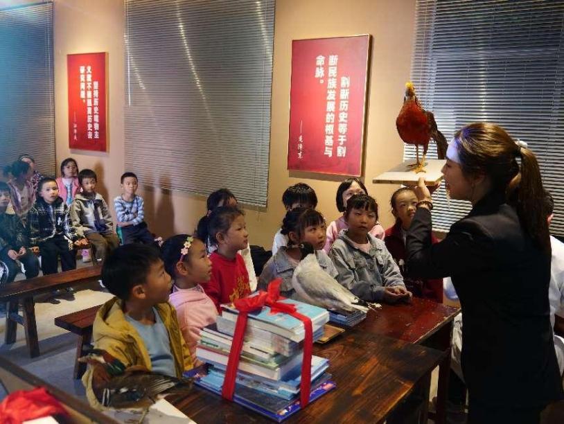 点亮科技之光！科普志愿者走进安康市紫阳县