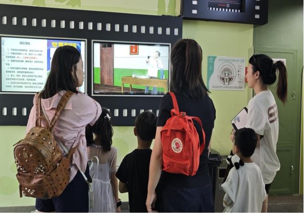 电影公益展映 点亮科学梦想