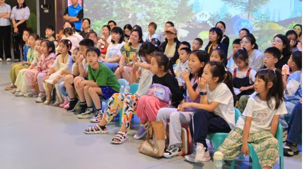 一场穿越“蘑菇王国”的奇妙之旅 ——《秦岭万物说》第七期精彩上演