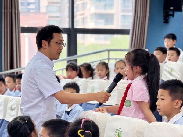 经开课堂探秘鸟类  童心播撒护鸟希望 ——陕西自然博物馆受邀走进经开第十二小学