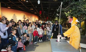陕西自然博物馆贝林展馆 开展沉浸式公益自然科普剧目表演